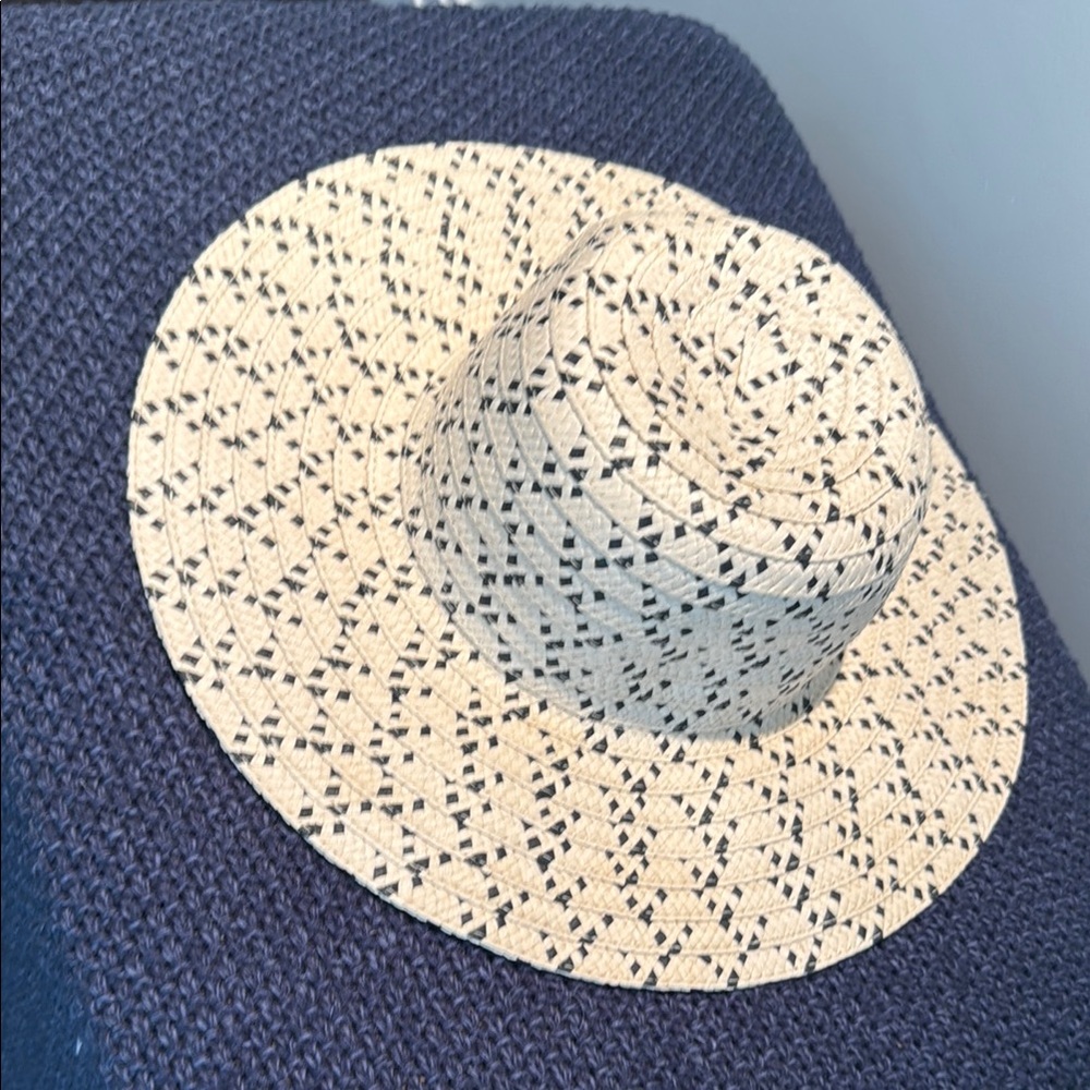 LOFT Woven Hat with Black and Cream Design